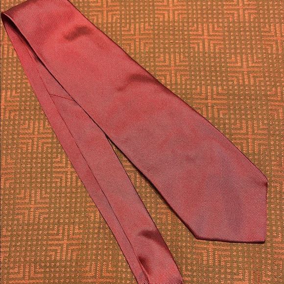 Burberry Classic Burgundy Silk Tie - Picture 1 of 8